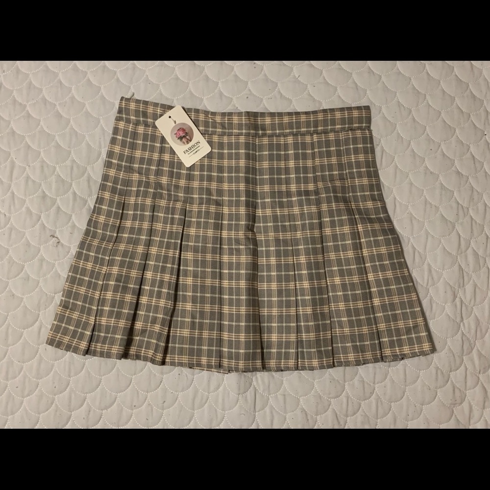 Pleated skort